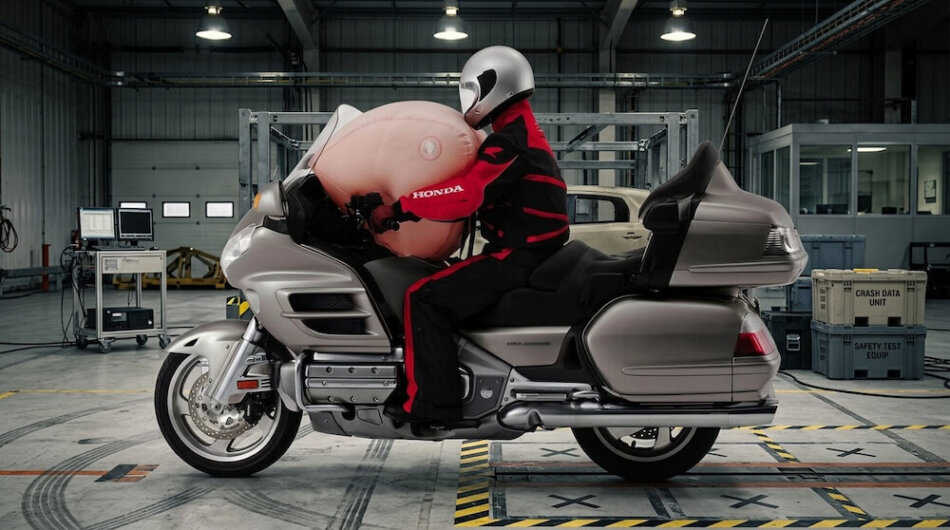 Подушки безпеки (Airbag) для мотоциклістів: порівняння автономних жилетів та вбудованих систем