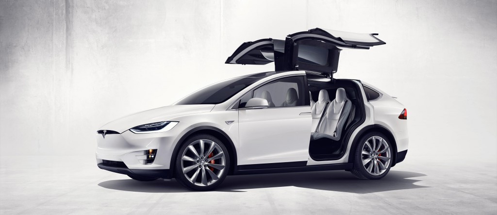 Кроссовер Tesla Model X: будущее уже здесь
